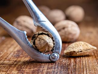 Package "Cracking tough nuts"